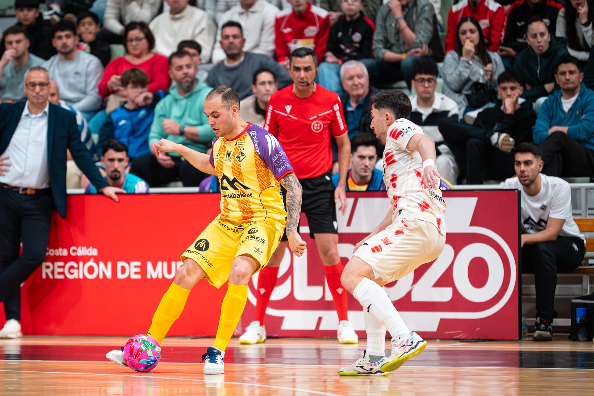 ElPozo Murcia gana al Palma en un partido intenso y recupera el liderato