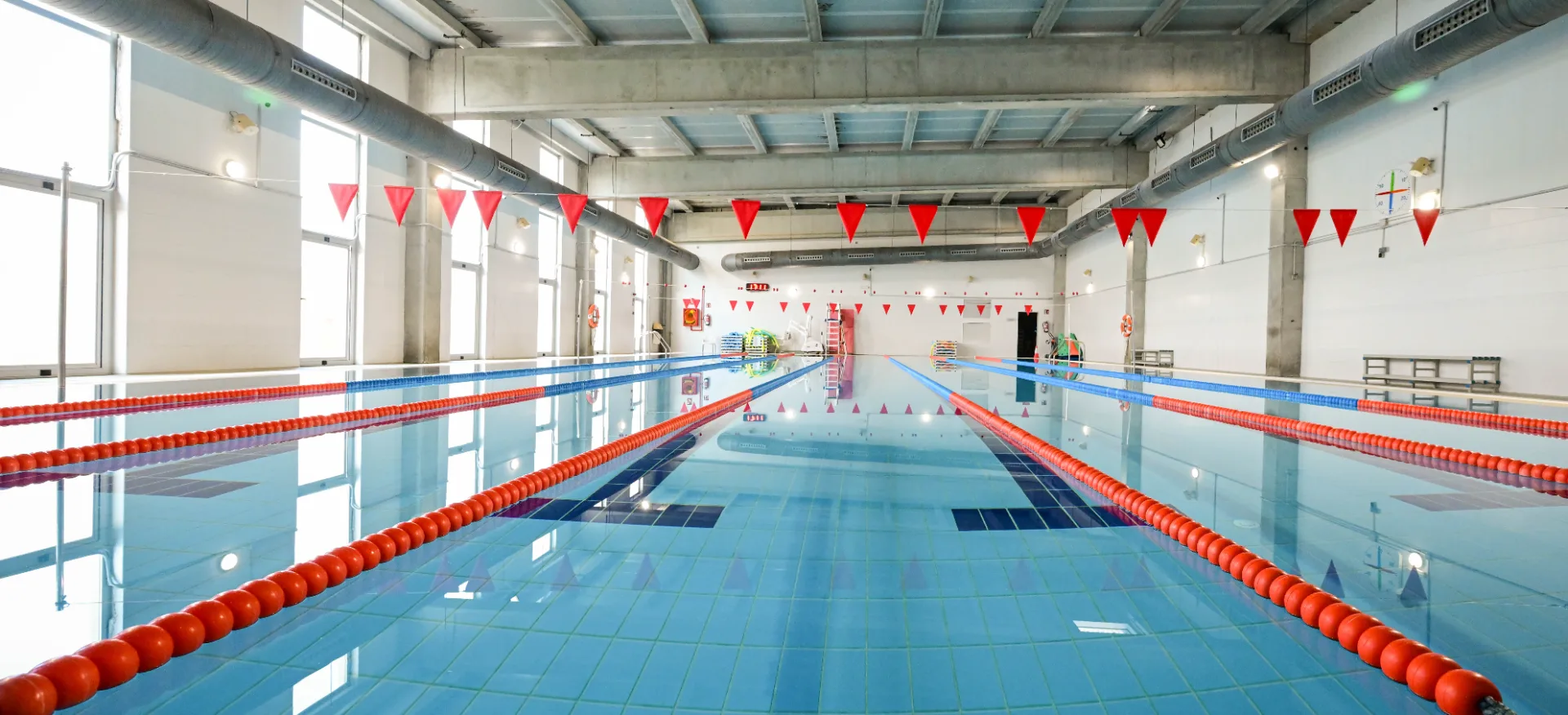 La piscina Marga Crespí reabre al público una vez finalizados los trabajos de mejora