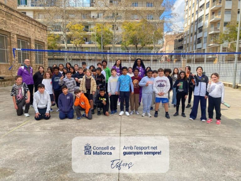 El JS Hotels CIDE Palma acerca el voleibol a los escolares del CEIP Rei i Jaume I