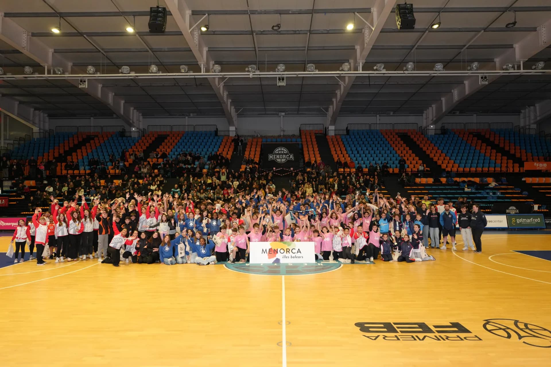 Casi 800 personas disfrutan de la quinta edición a la Basket Menorca Cup
