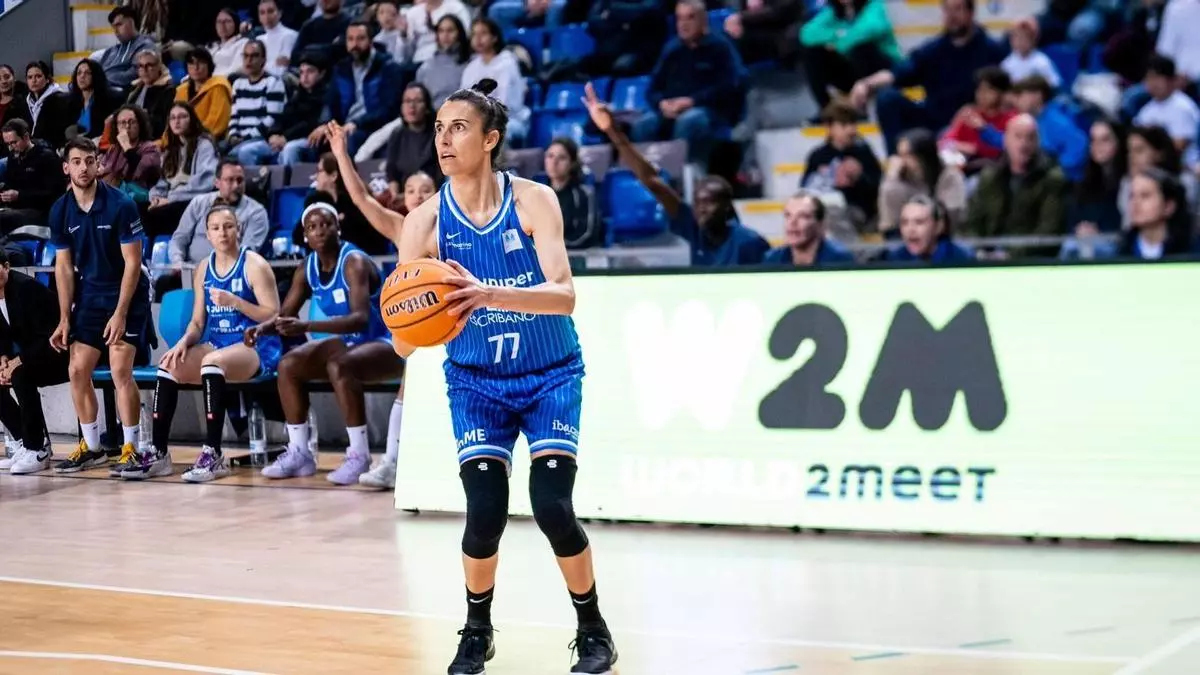 El Azulmarino no falla y sigue lanzado hacia el ascenso tras vencer al Al-Qázeres (98-56)
