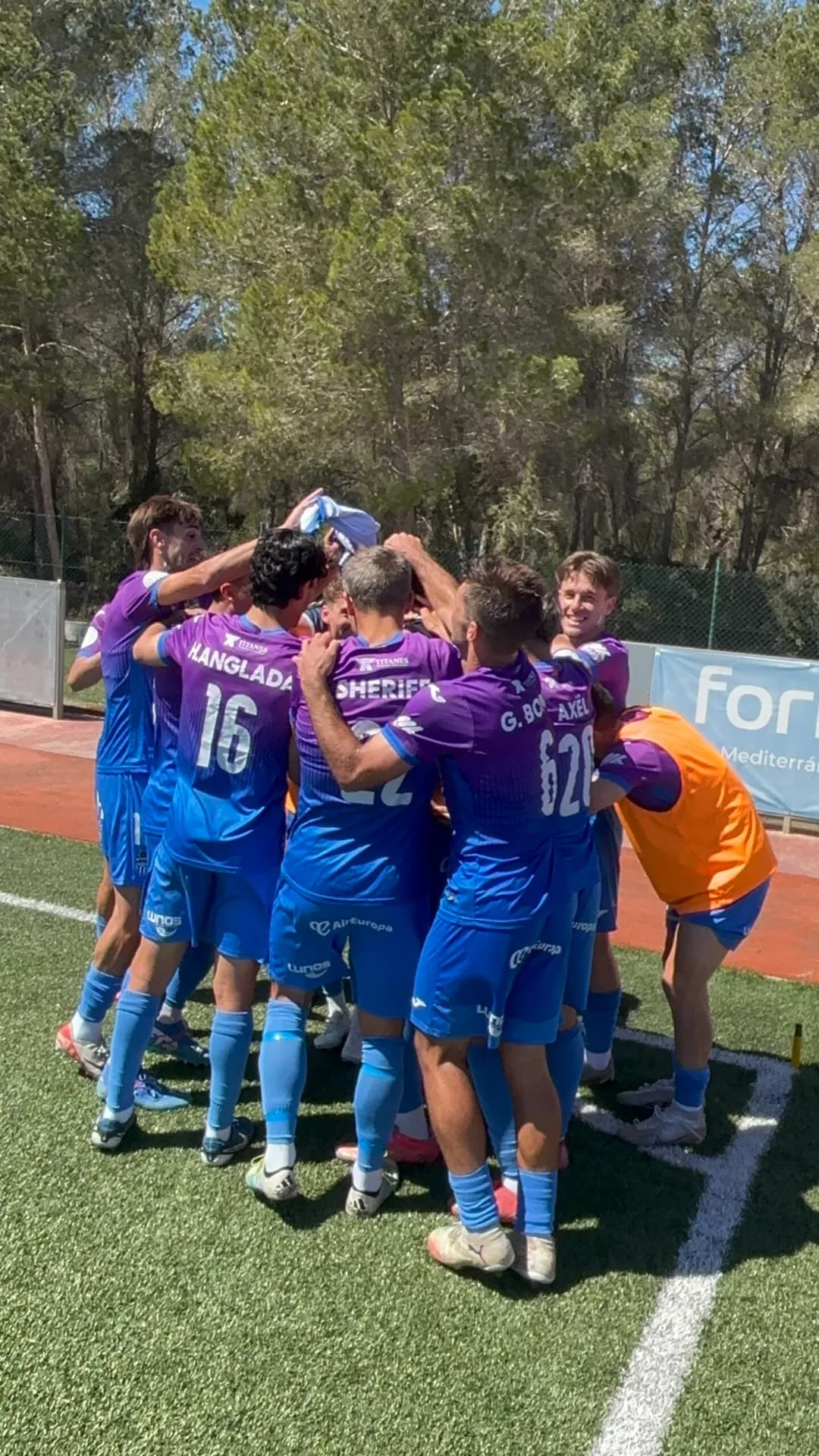 El Atlético Baleares encarrila el play-off remontando a la SD Ibiza (1-3) en el derbi balear
