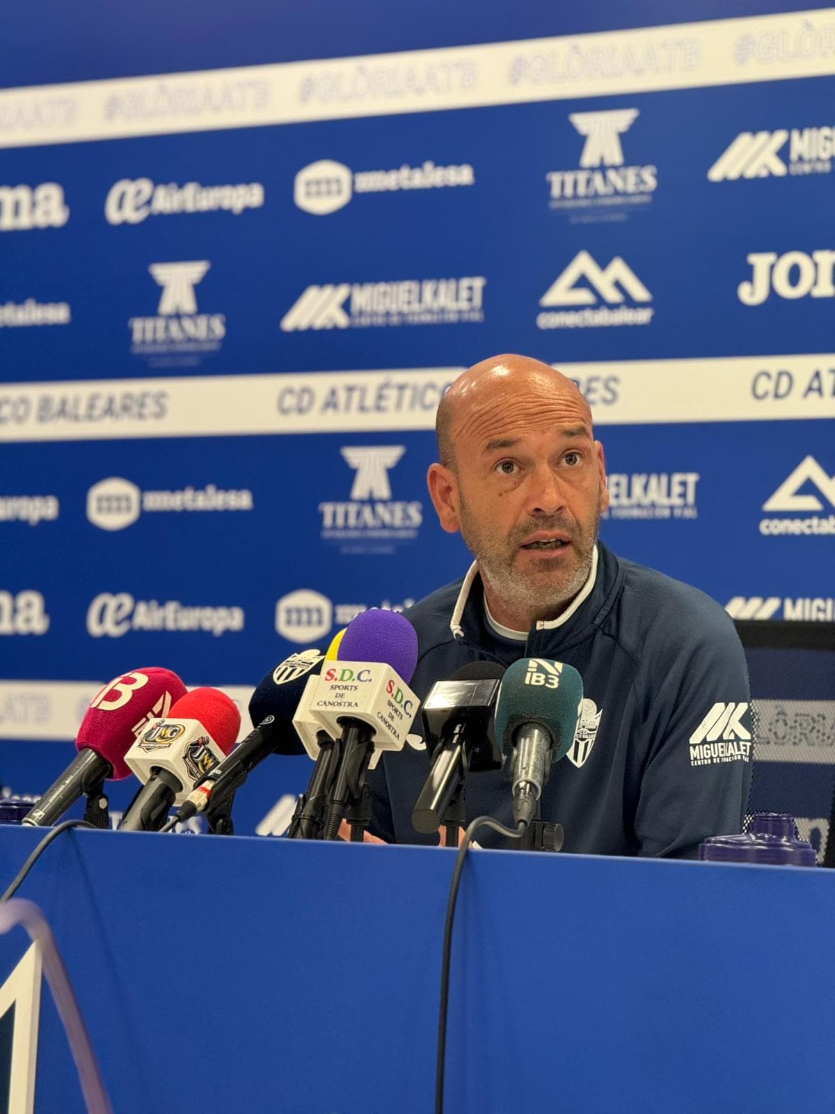 Luis Blanco : «Partido con muchas cosas en juego. El Andratx está en un necesidad imperiosa de sumar puntos y con el añadido de que es un derbi»