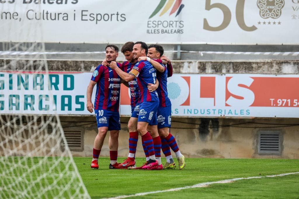 Remontada con sabor a playoff del Poblense ante el Torrent (2-1)