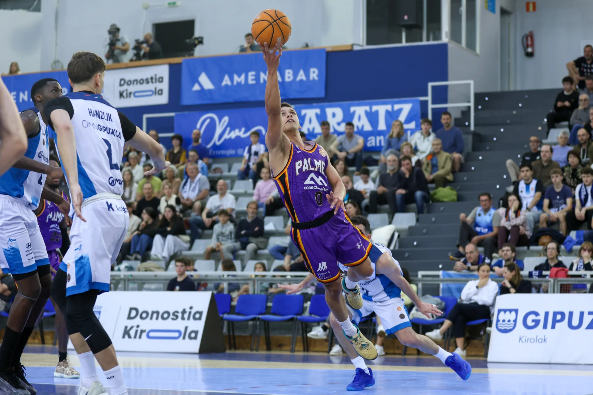 La robustez defensiva del Gipuzkoa supera al Palmer Basket