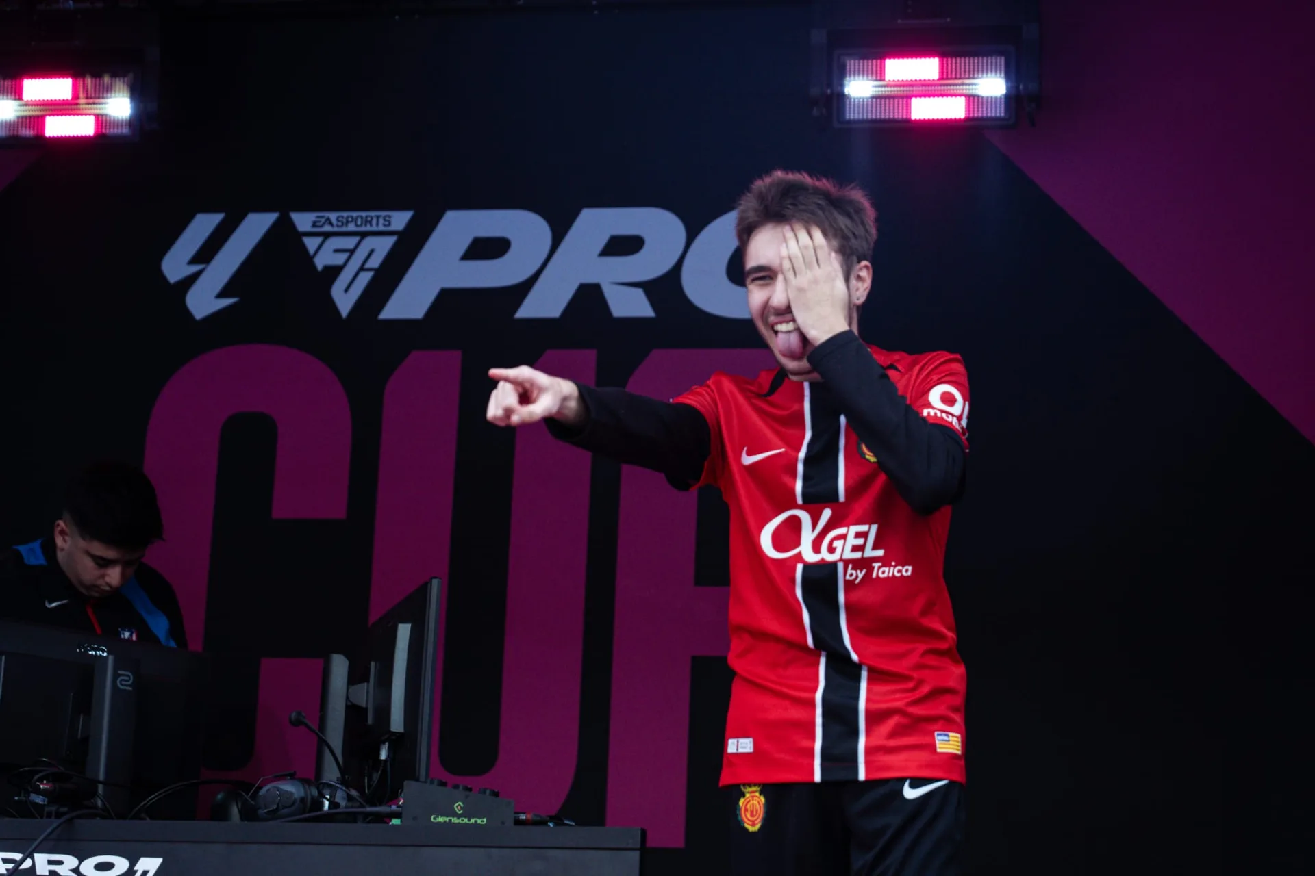 Xavik_05 lleva al RCD Mallorca a su primera gran final en esports