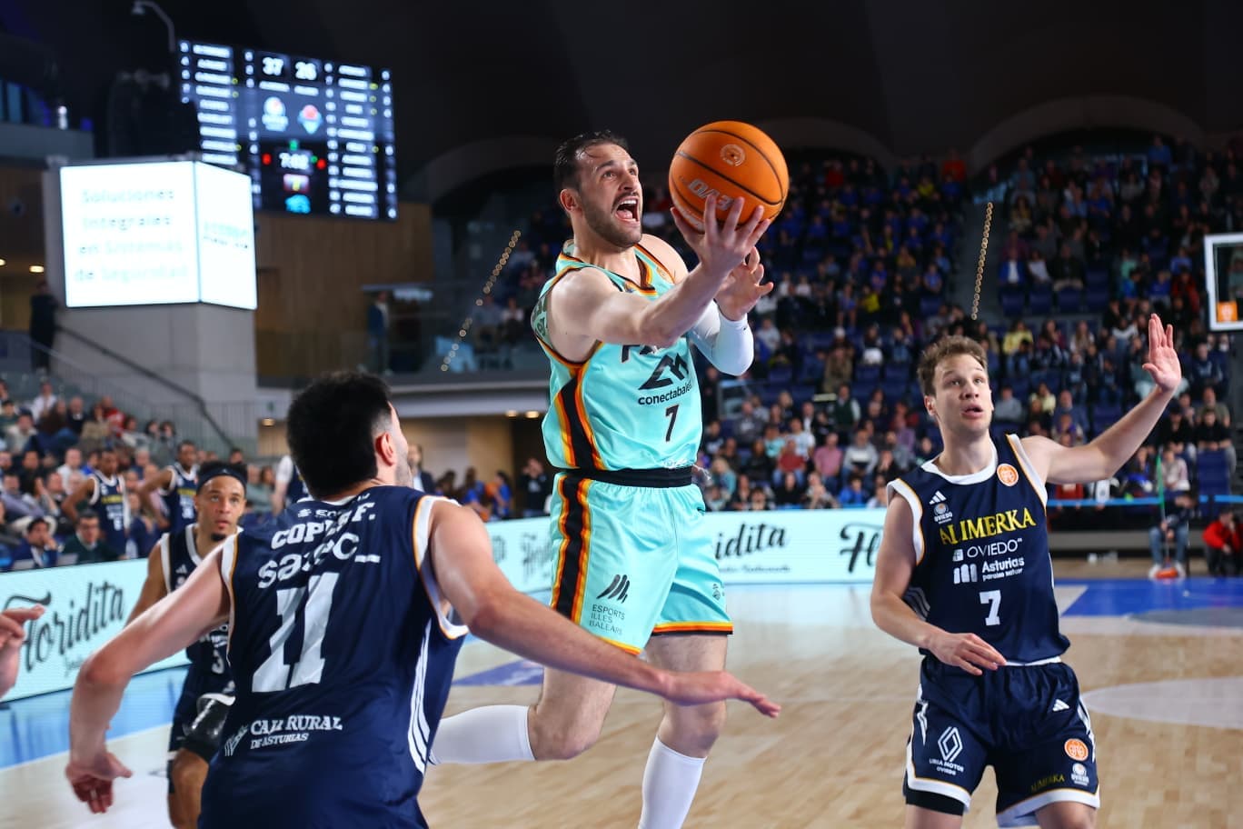 Un gran Alimerka Oviedo hunde más al Palmer Basket (89-74)