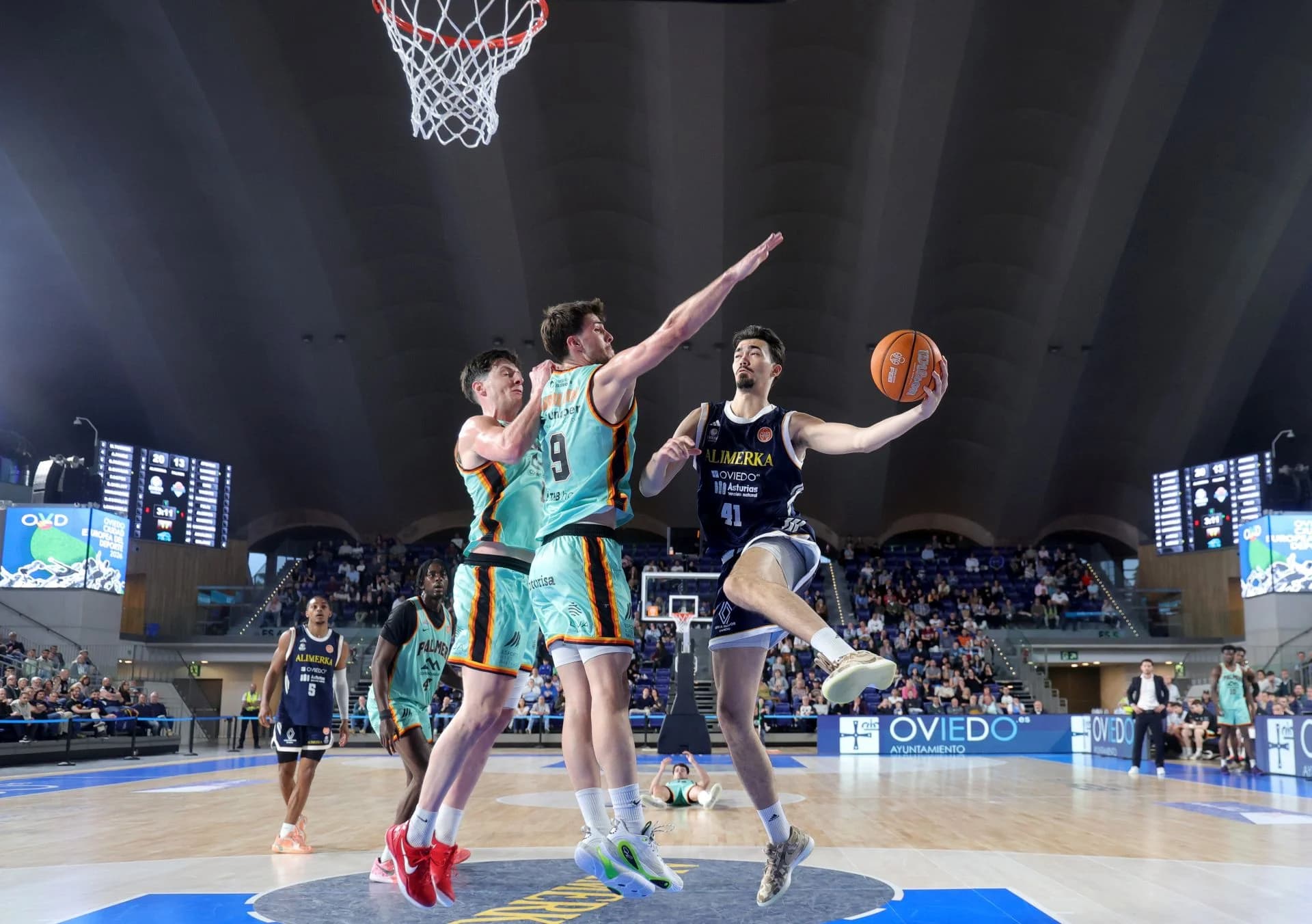 Un Oviedo muy inspirado castiga al Palmer Basket (89-74)