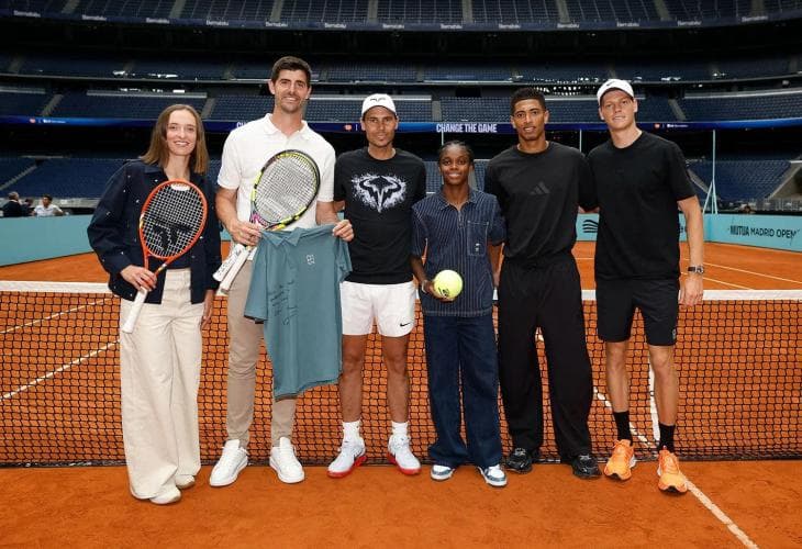 Nadal estrena la pista de tierra del Bernabéu en un duelo de estrellas con Courtois, Bellingham y Sinner