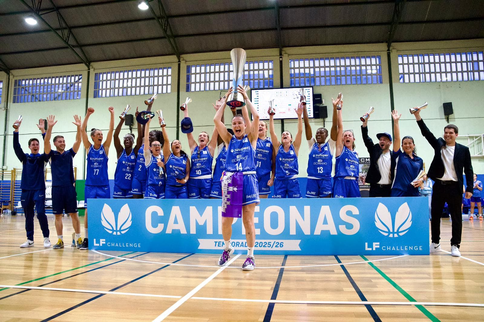 El Azulmarino despide un año mágico arrasando en Castellón