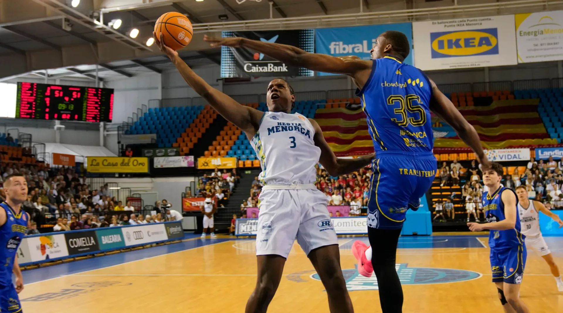 Hestia Menorca hace historia al clasificarse para sus primeros PlayOffs a ACB (73-70)
