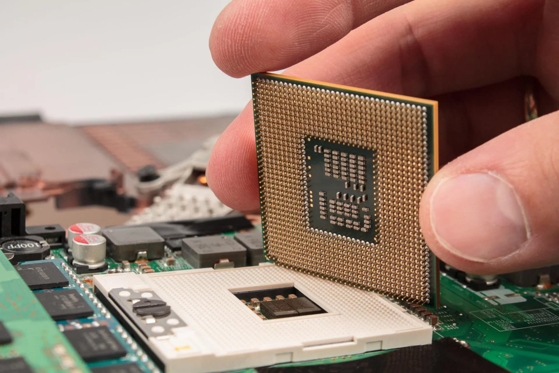 Intel se dispara en Bolsa impulsada por la demanda de CPUs