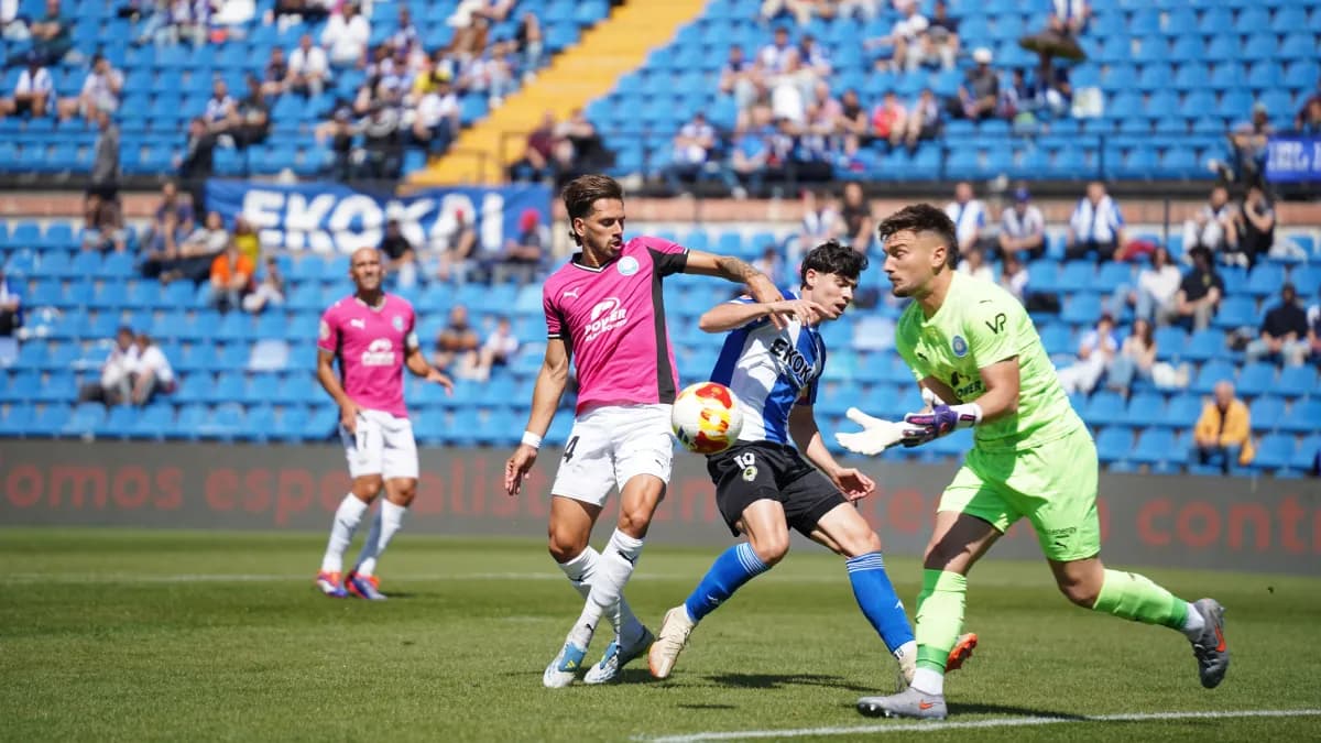 La UD Ibiza cae ante el Hércules y vuelve a mirar de cerca la zona baja