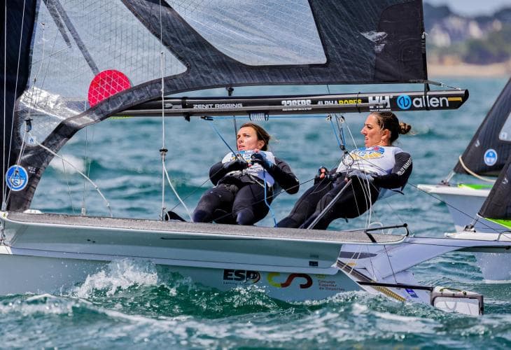 Paula Barceló conquista la plata mundial de 49erFX en Quiberon