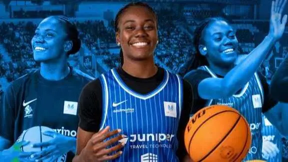 Iris Mbulito renueva y mantendrá ‘la 13’ de Azulmarino