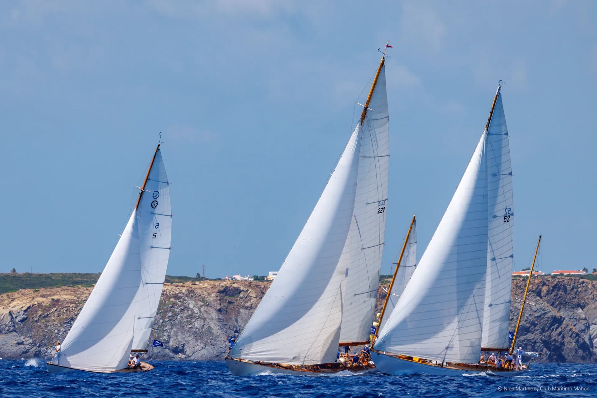 Menorca vuelve a atraer a la élite mundial de la vela clásica con 25 barcos de 10 países inscritos