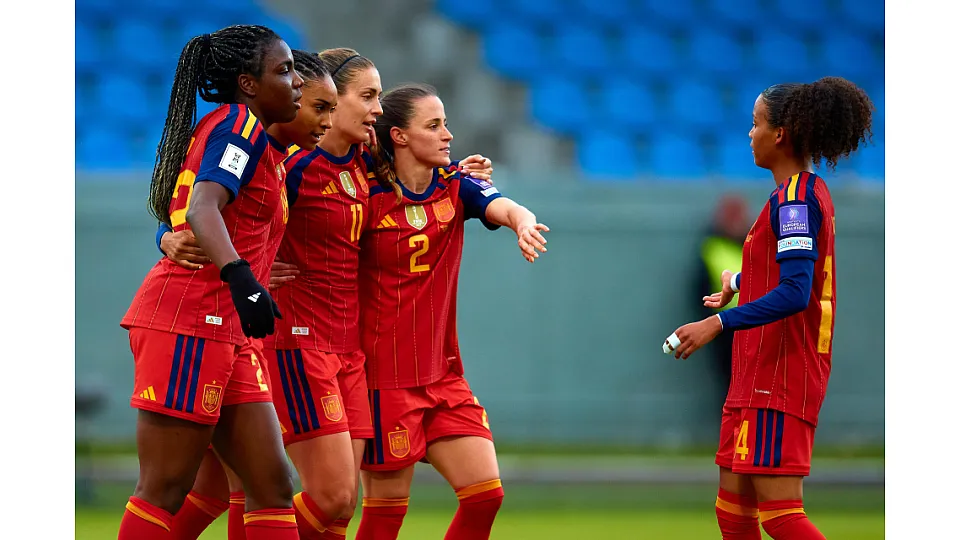 España sella su billete al Mundial de Brasil con una goleada ante Islandia