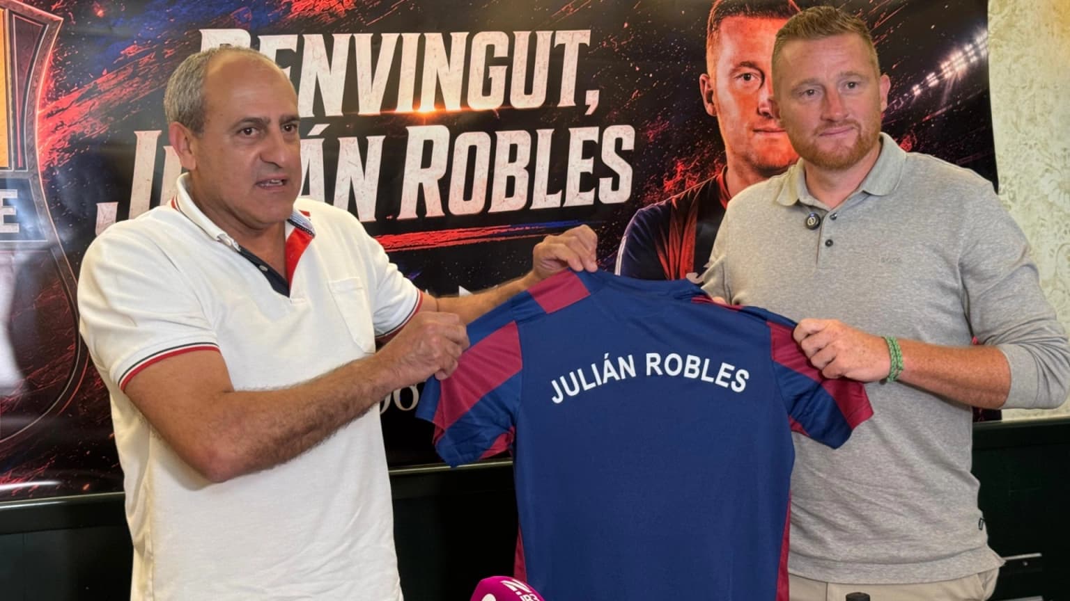 Julián Robles toma el mando del Poblense tras la salida de Óscar Troya
