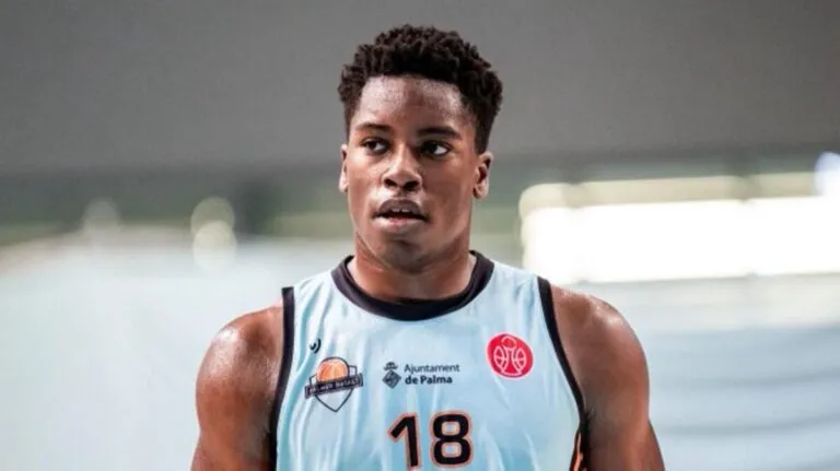 Michael Enabulele deja de pertenecer al Palmer Basket
