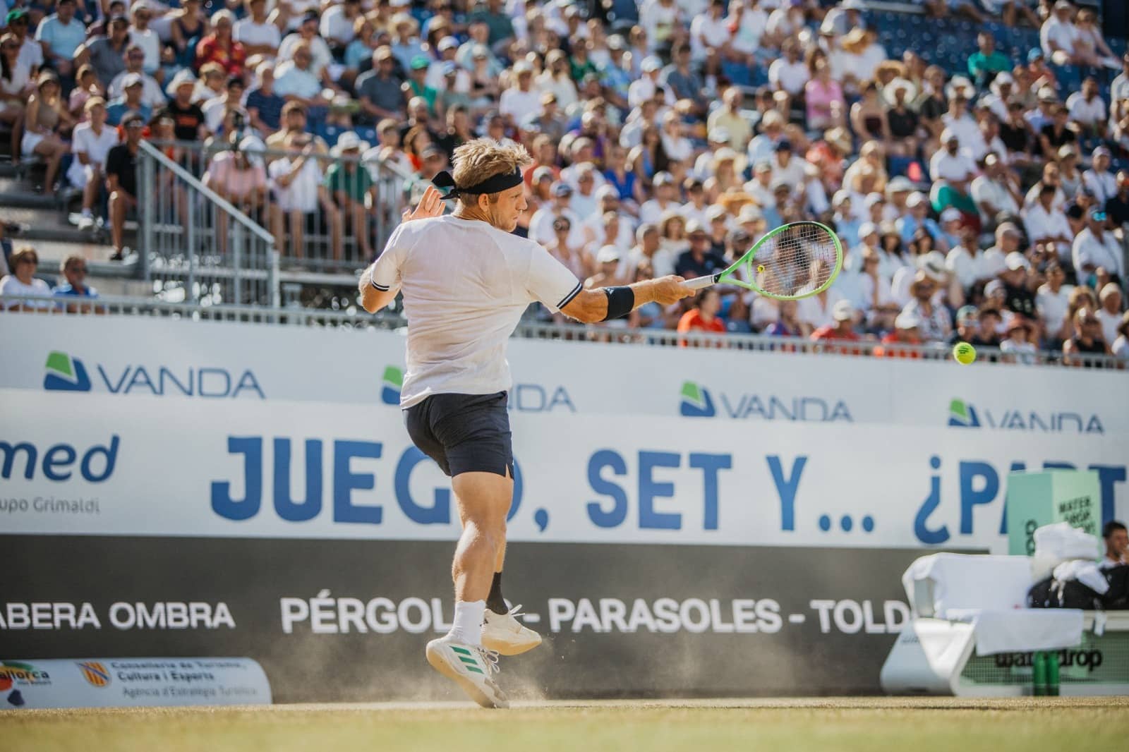 Davidovich tumba a Dimitrov y se convierte en el favorito al título del Mallorca Championships