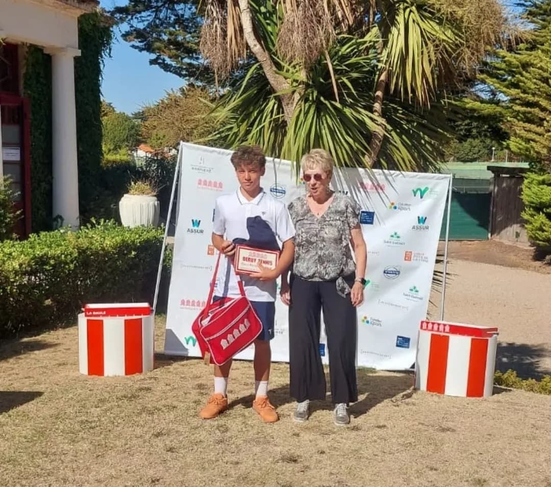 JOAN ROSELLÓ, CAMPEÓN EN EL ITF J30 DE LE BAULE