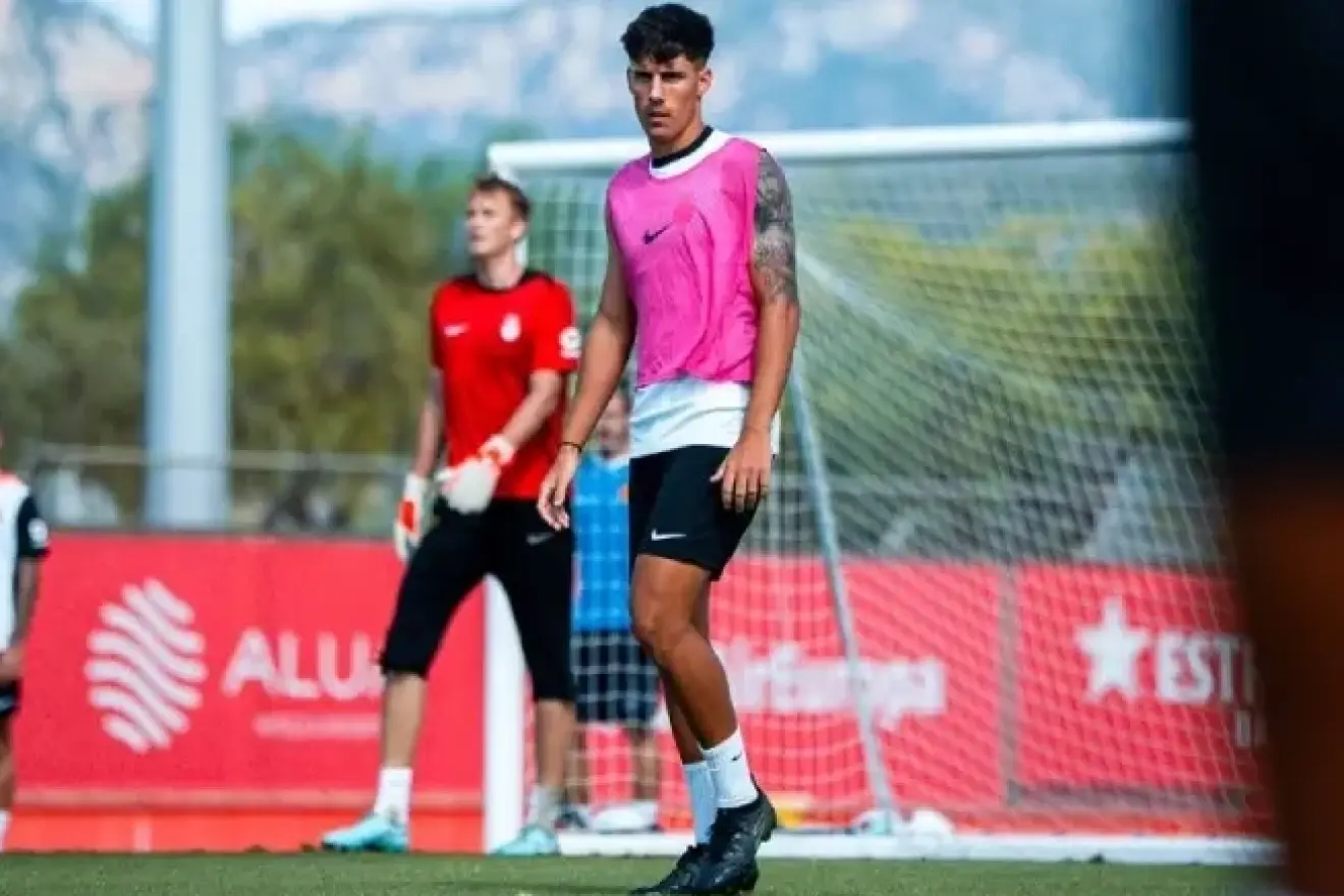 Javier Olaizola, cerca del Eldense