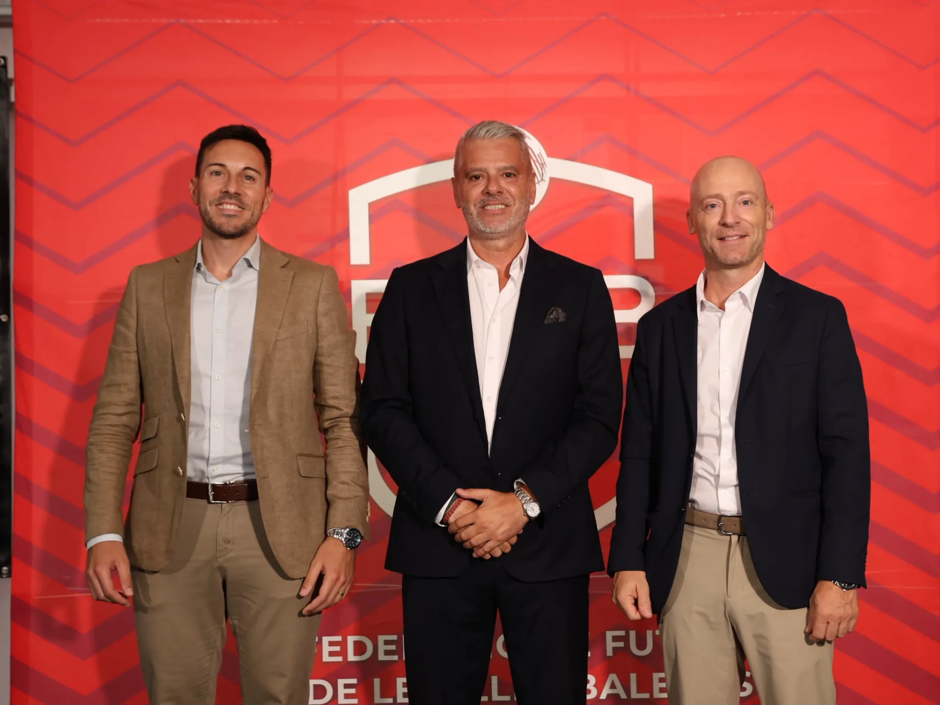 La FFIB reúne al fútbol menorquín en una gala marcada por los reconocimientos y el centenario