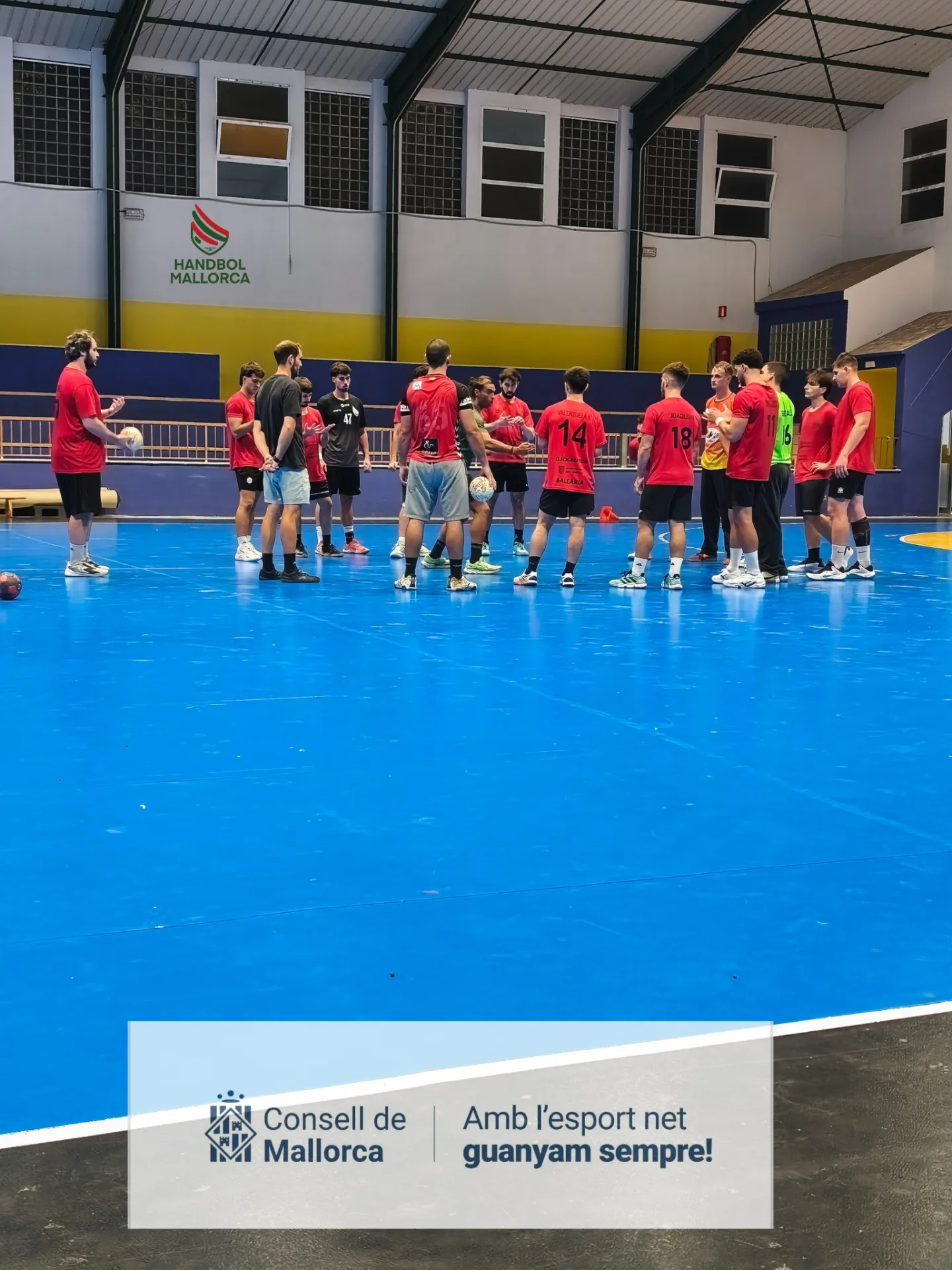 El balonmano mallorquín se viste de gala: derbi en La Salle d’Es Pont d’Inca