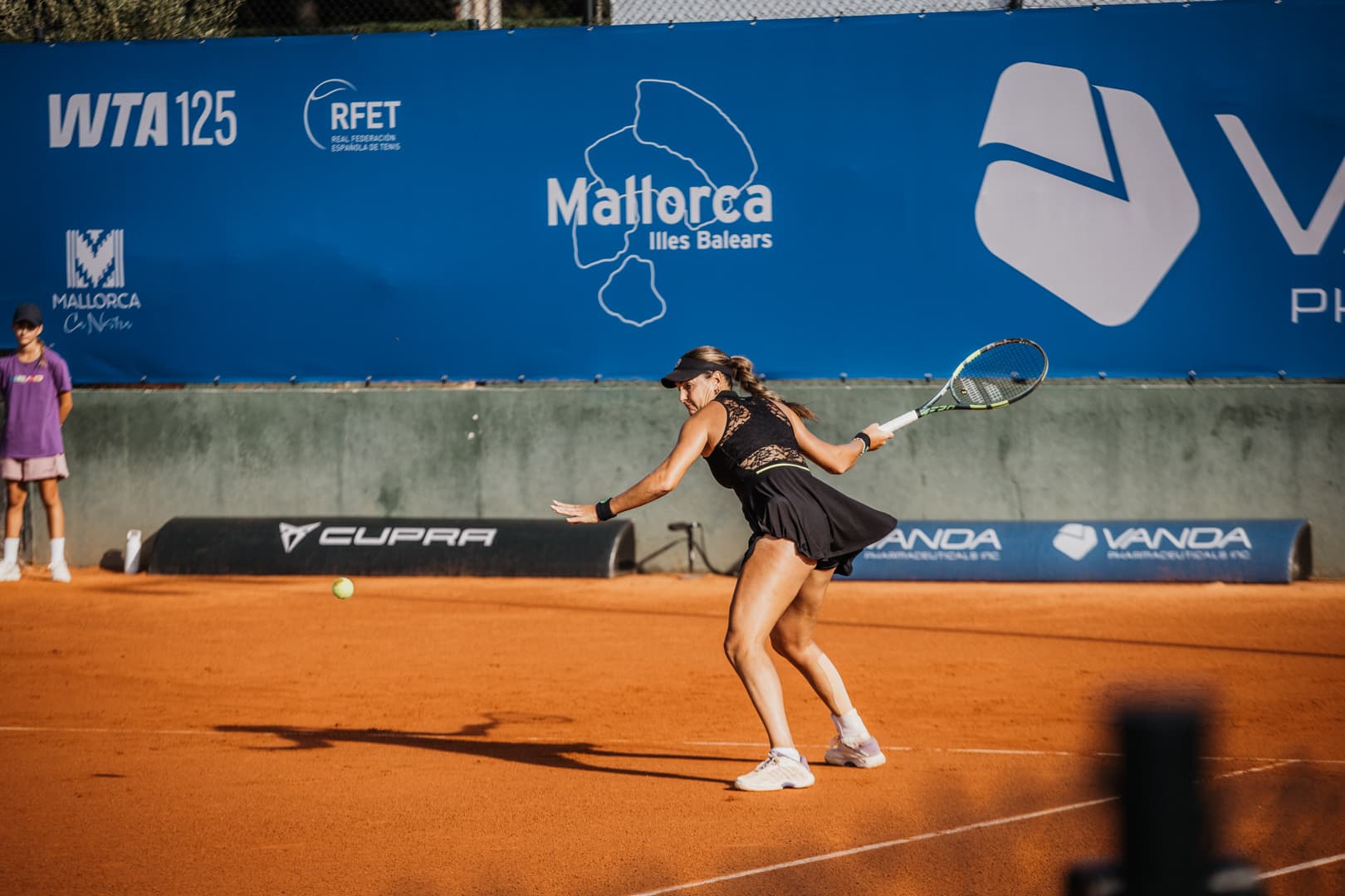 Lázaro García se une a Geerlings en cuartos y Mintegi alarga la emoción en el Vanda Pharmaceuticals Mallorca Women's Championships